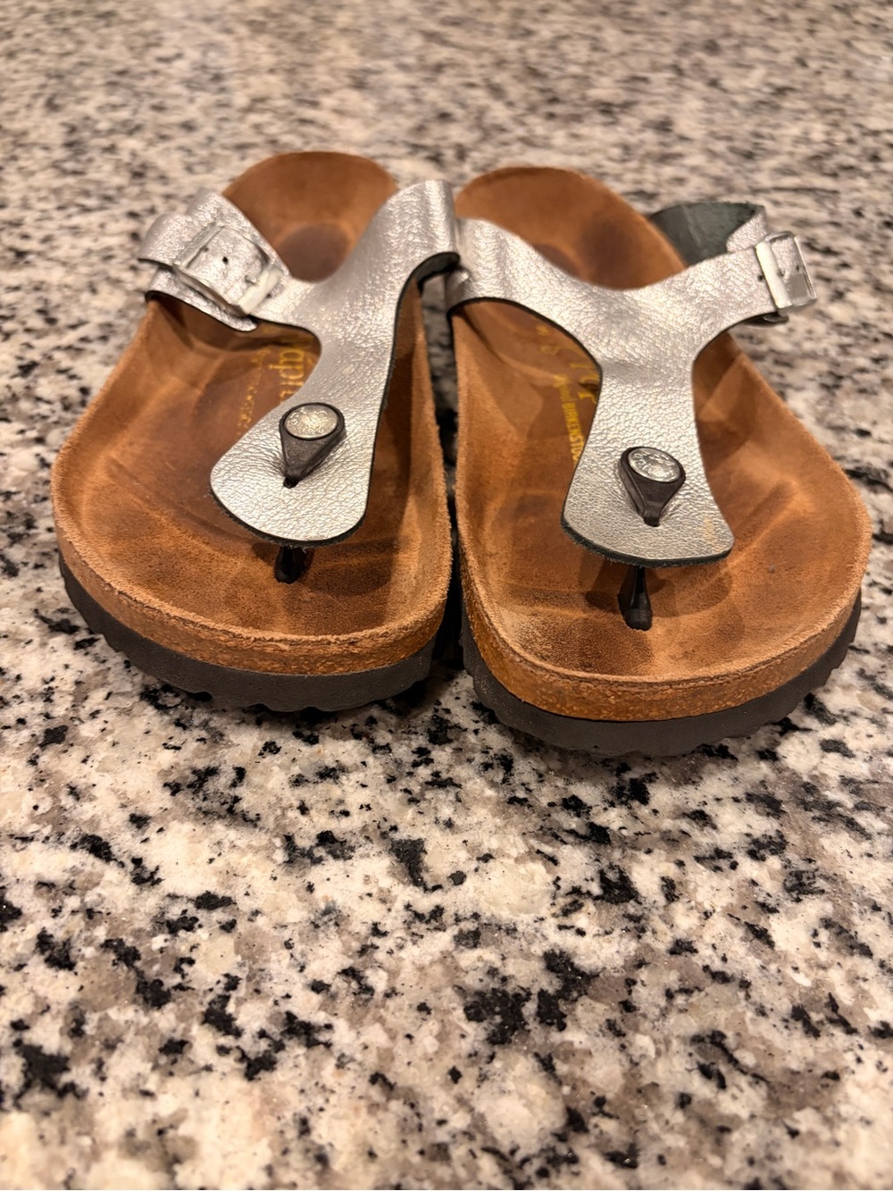 Birkenstock Size 39/US 8 to 8.5 Gizeh Thong Sandals in Silver